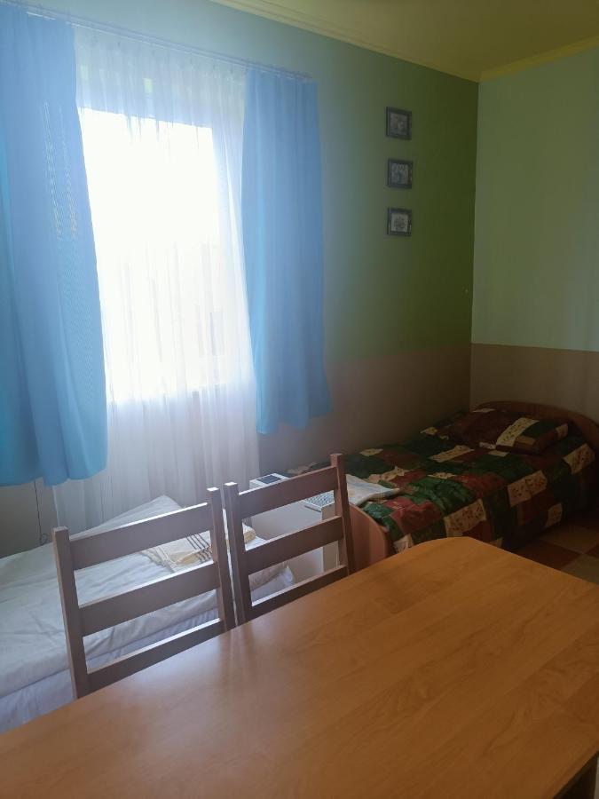 Gosciniec Hotel Bobliwo Екстериор снимка